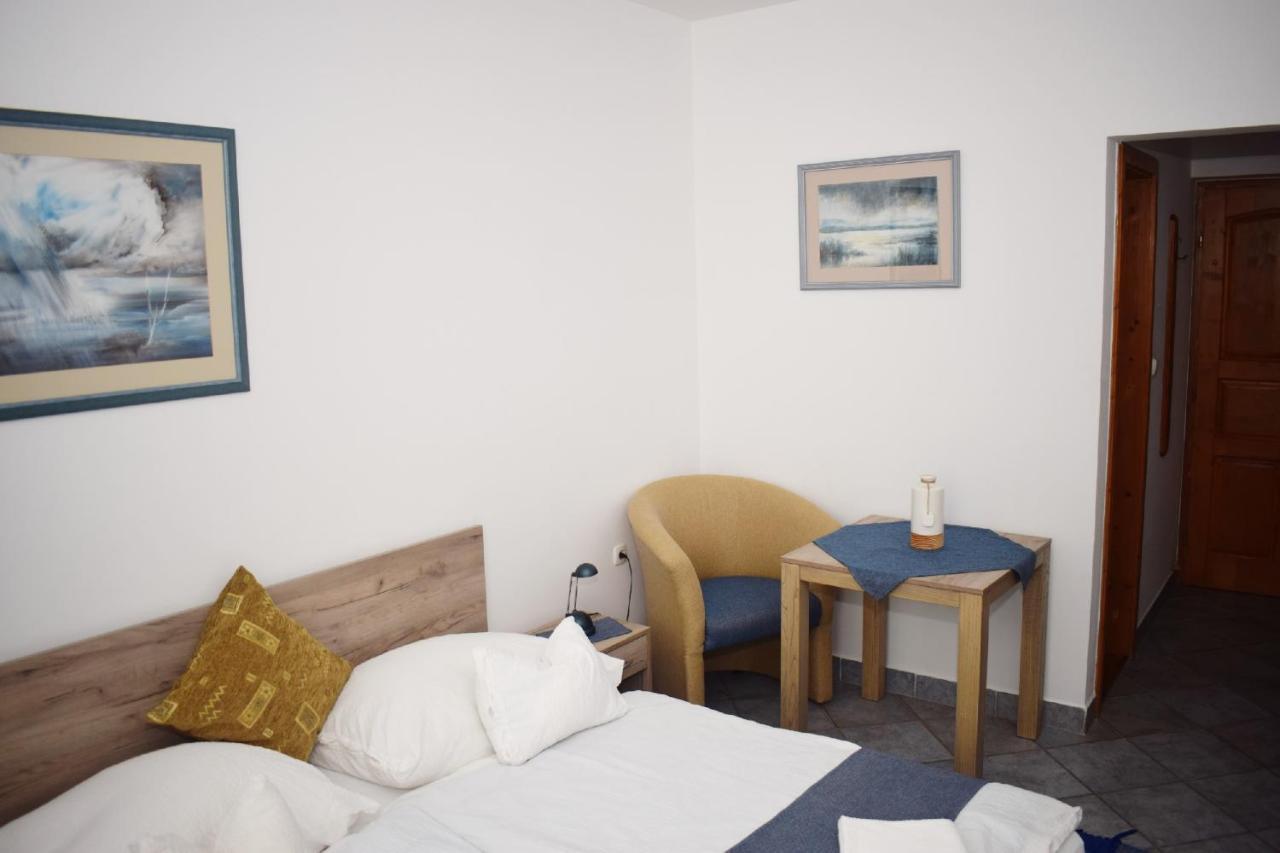 Varga Apartmanhaz 잘라카로쉬 외부 사진