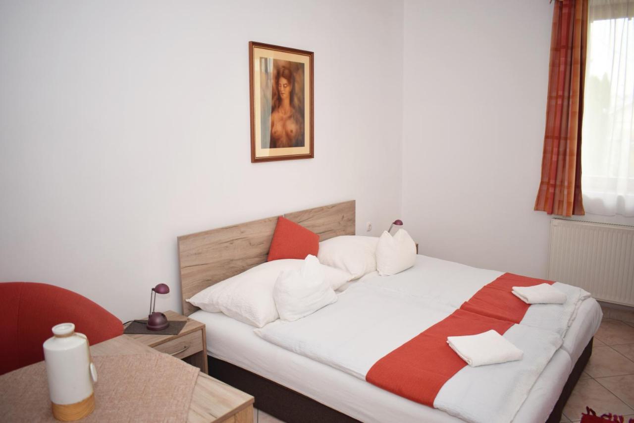 Varga Apartmanhaz 잘라카로쉬 외부 사진