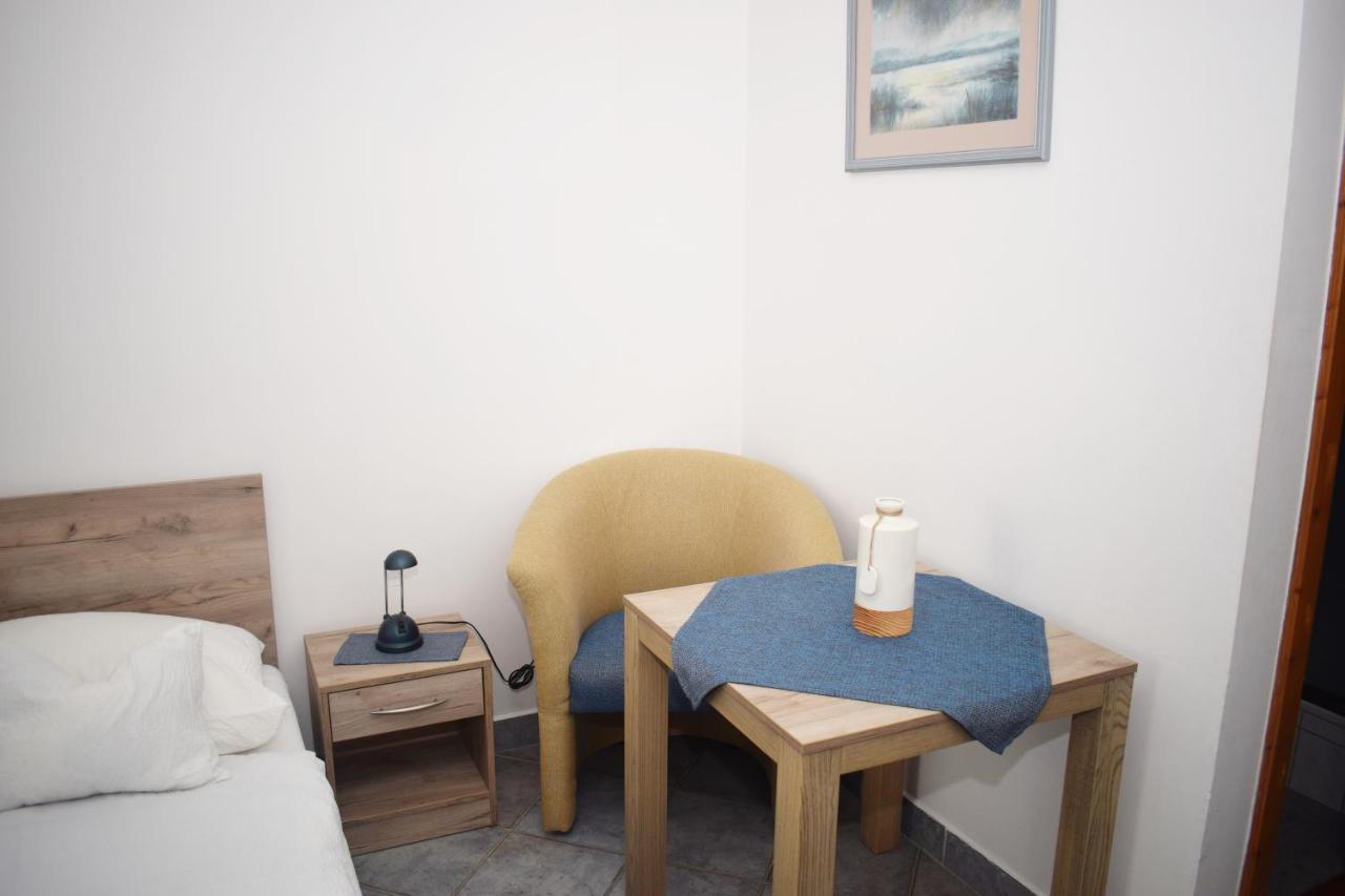Varga Apartmanhaz 잘라카로쉬 외부 사진